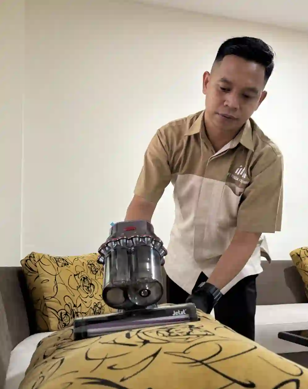 Layanan Pembersihan Sofa Profesional